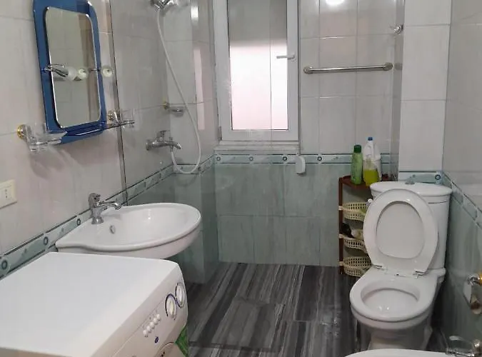 The Endless Summer Daire Avlonya